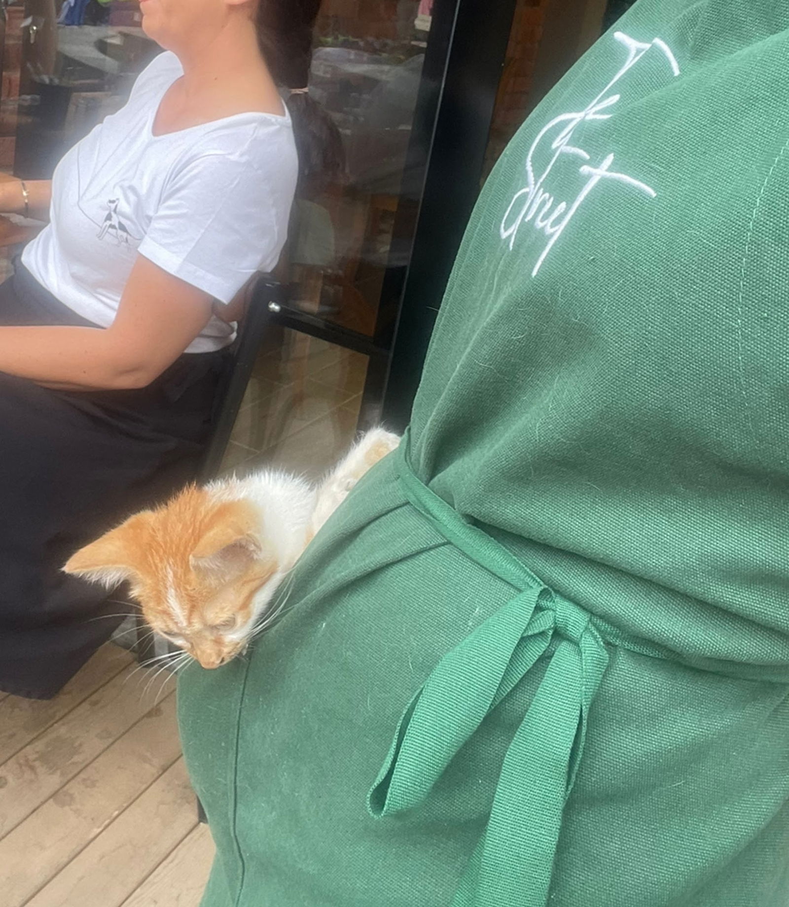 The Street Cafe & Pub (Sisters)