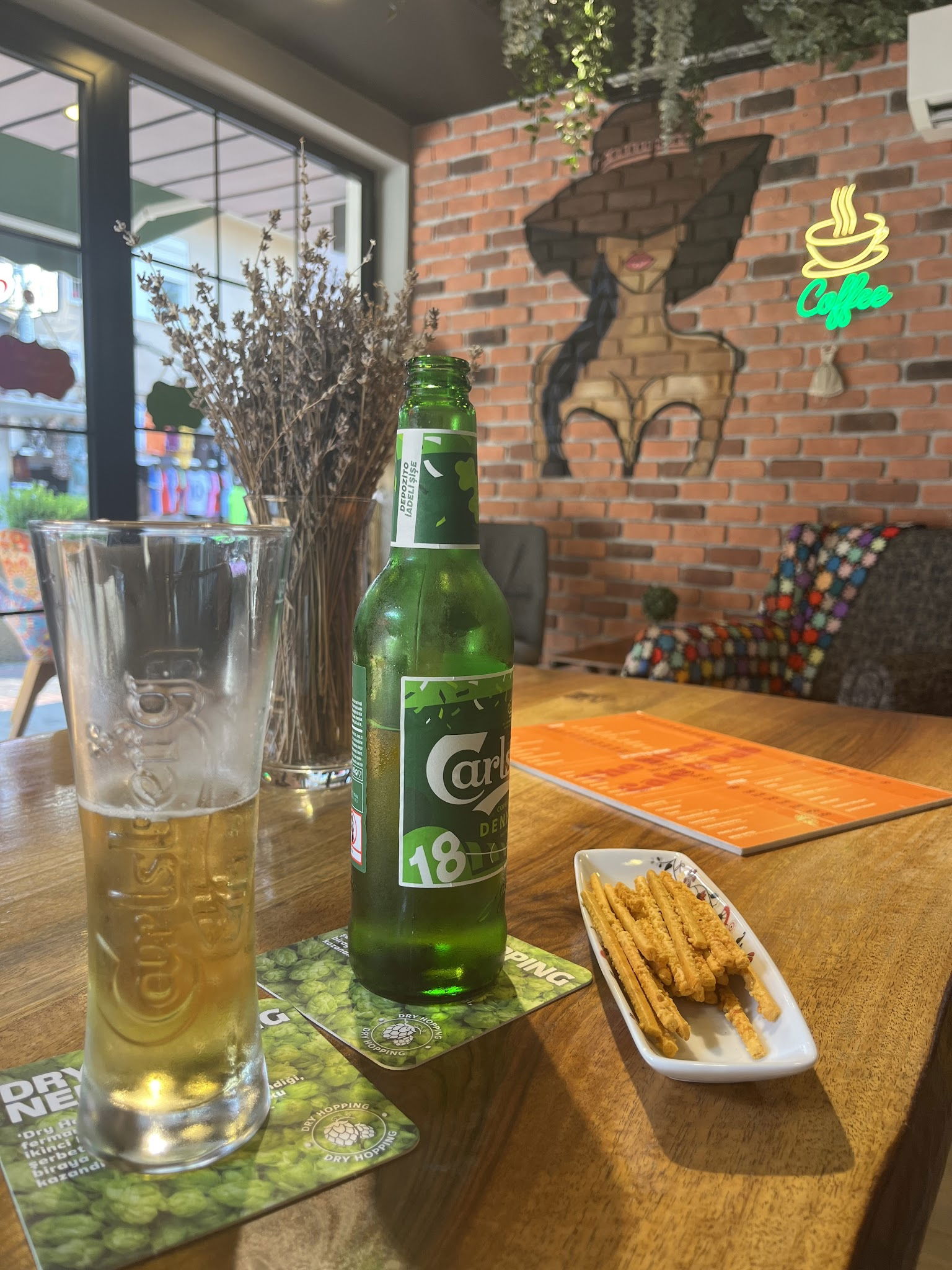 The Street Cafe & Pub (Sisters)