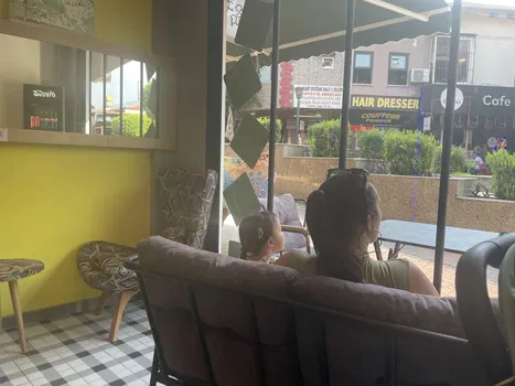 The Street Cafe & Pub (Sisters) resimleri