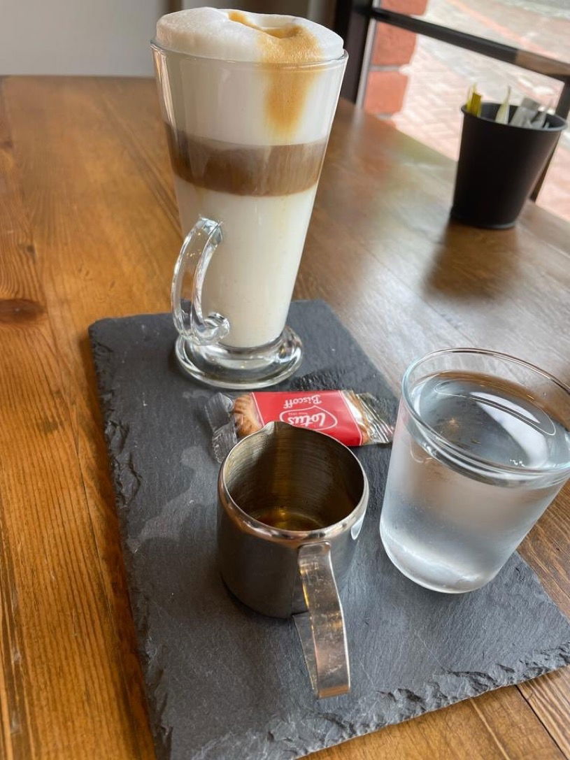 The Street Cafe & Pub (Sisters)