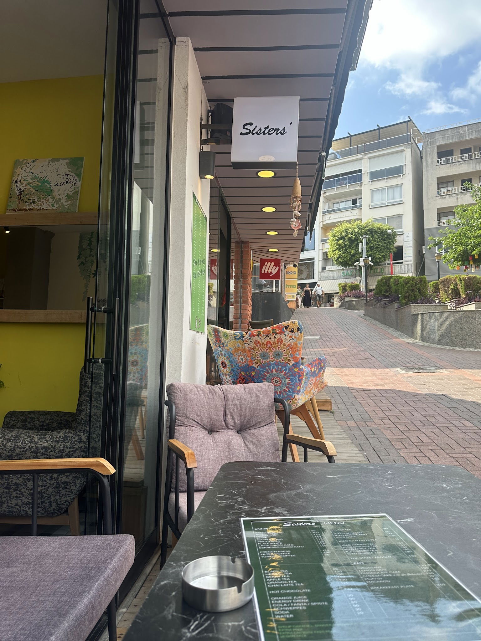 The Street Cafe & Pub (Sisters)