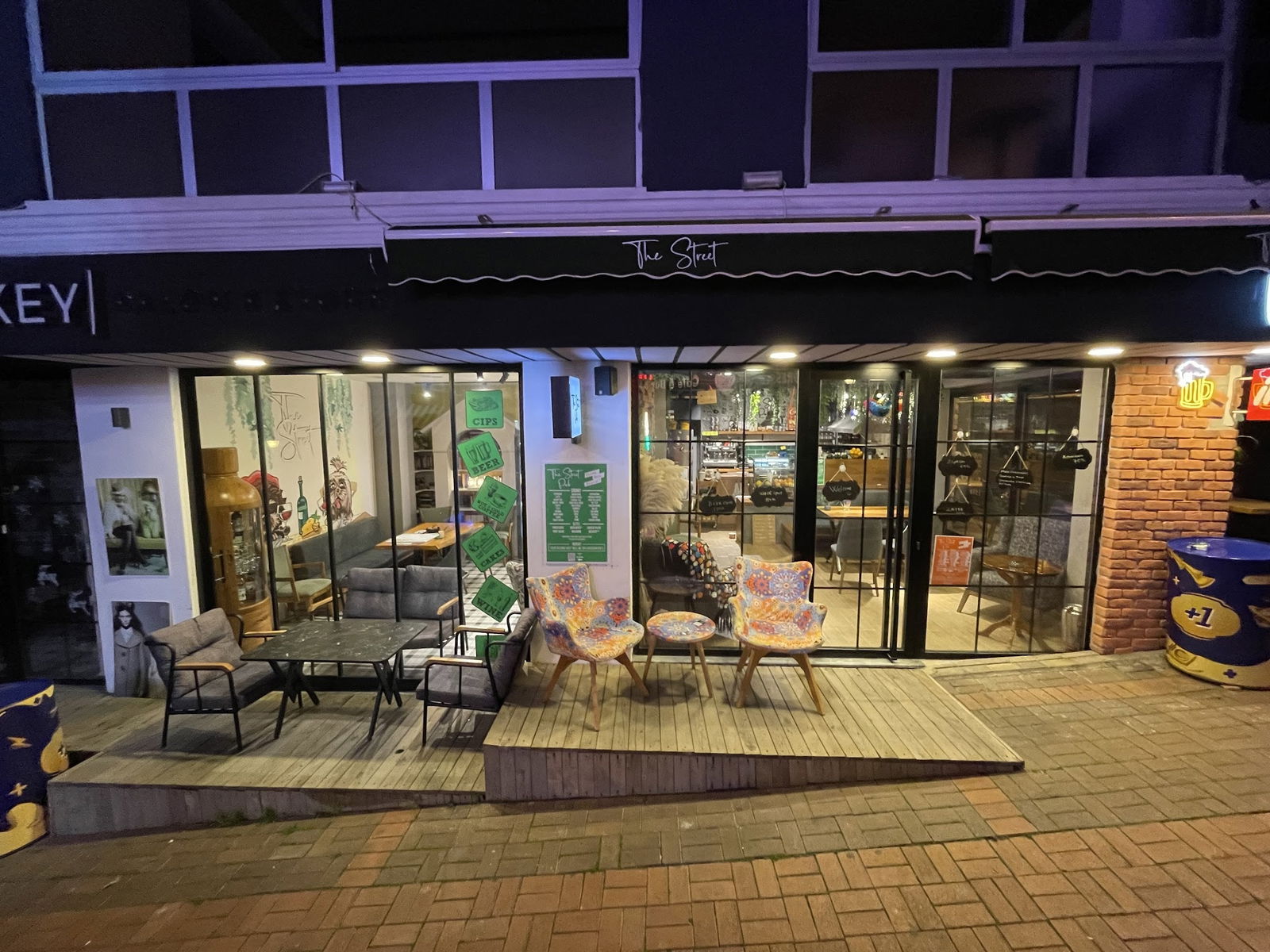 The Street Cafe & Pub (Sisters)