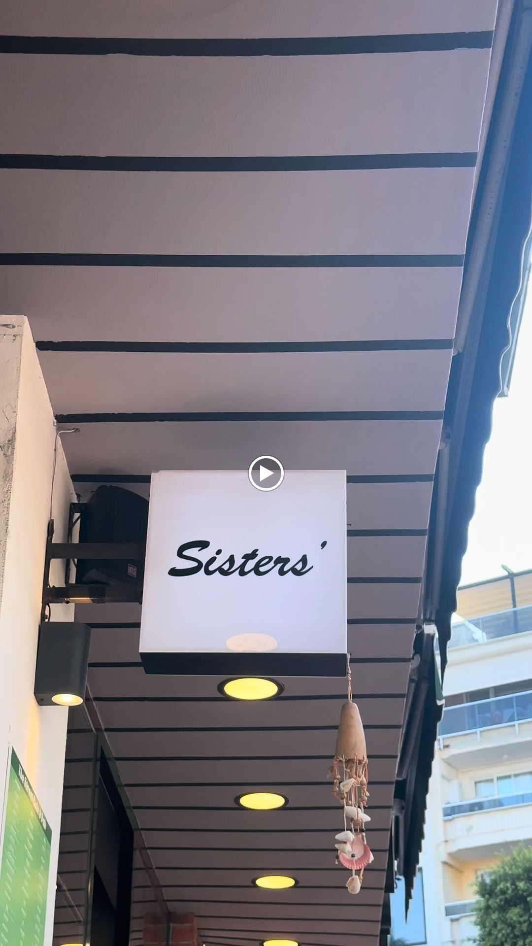 The Street Cafe & Pub (Sisters)