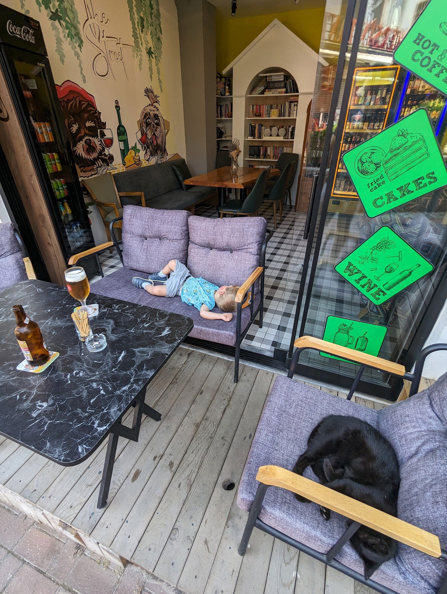 The Street Cafe & Pub (Sisters)