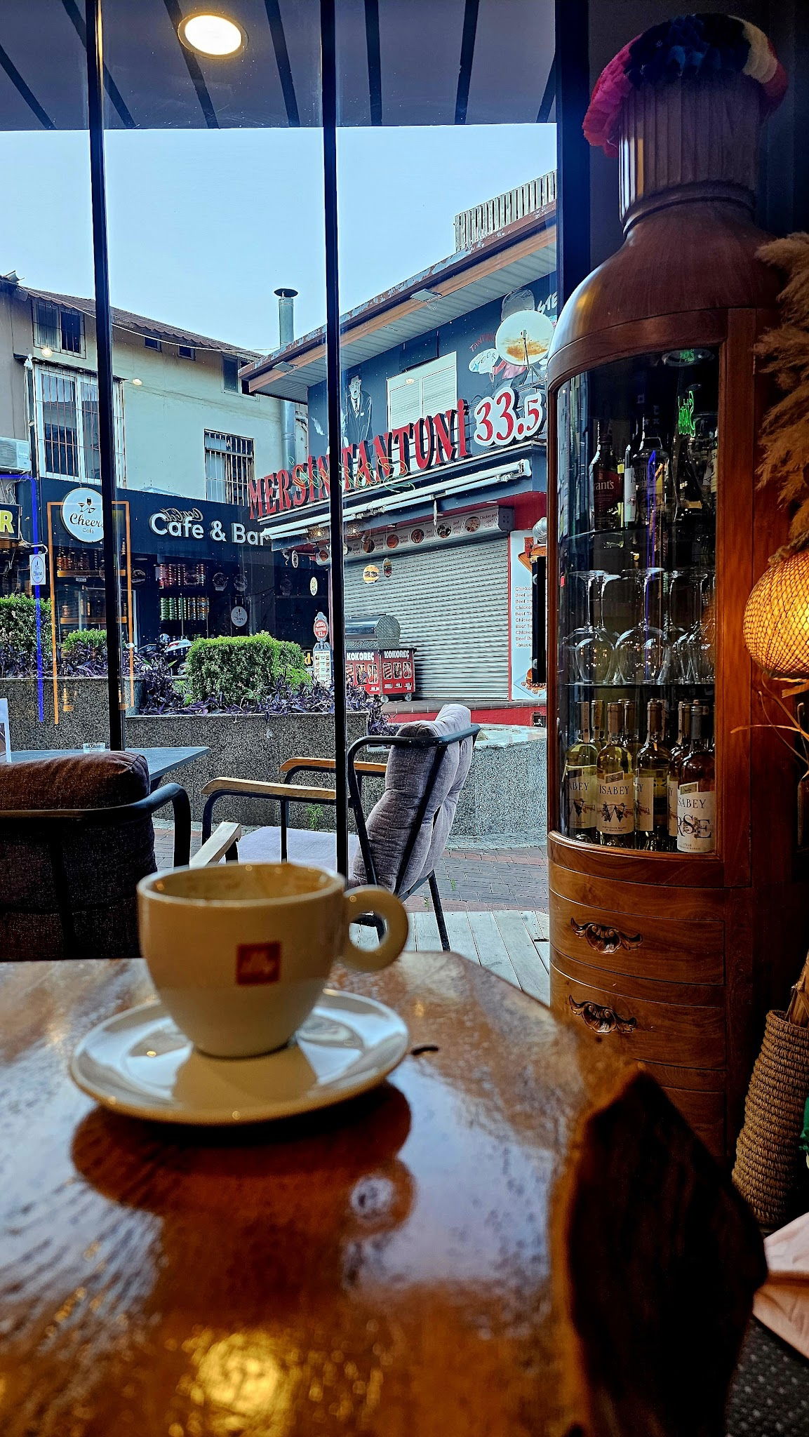 The Street Cafe & Pub (Sisters)