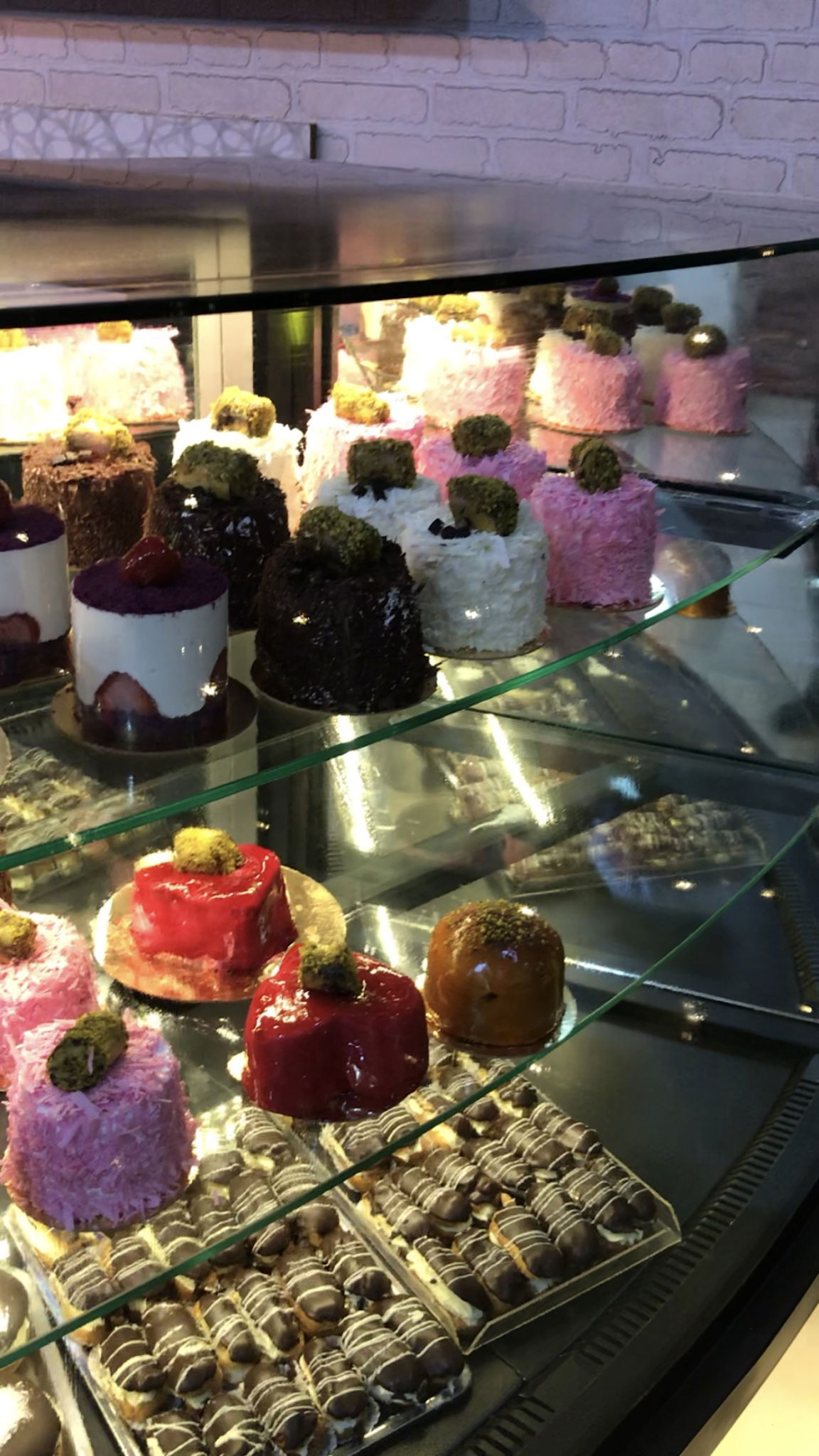 Zümrezade Pastanesi̇ / Firin/Cafe