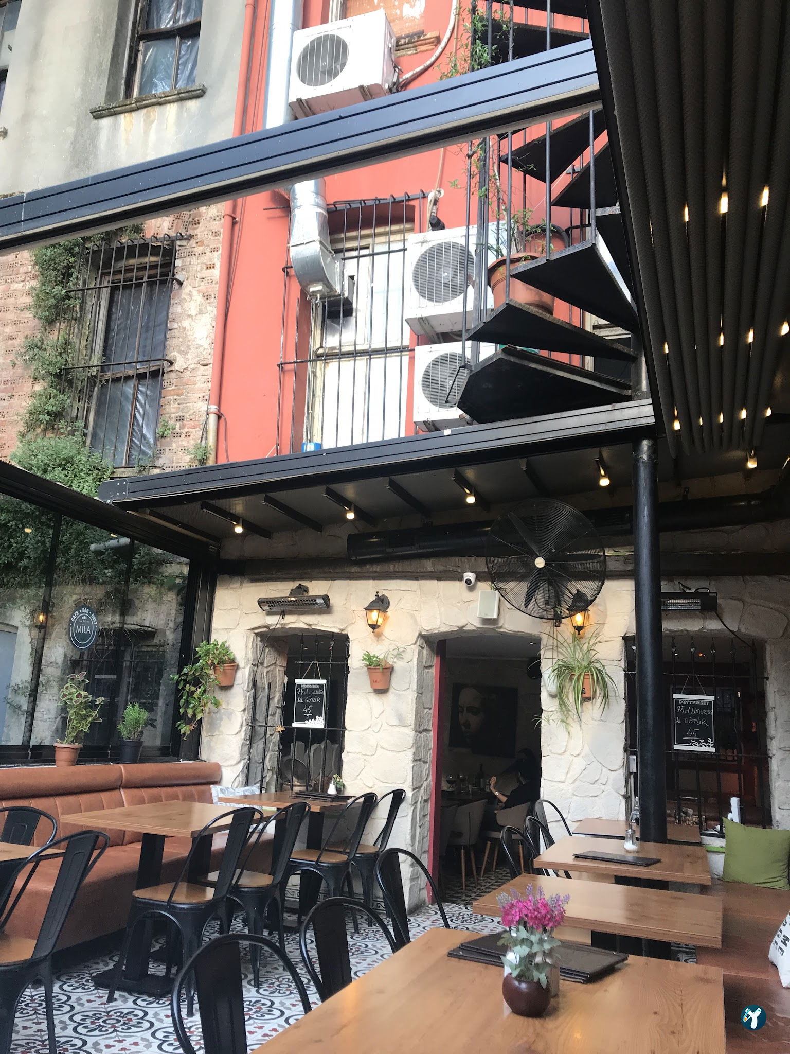Mila Cafe Bar