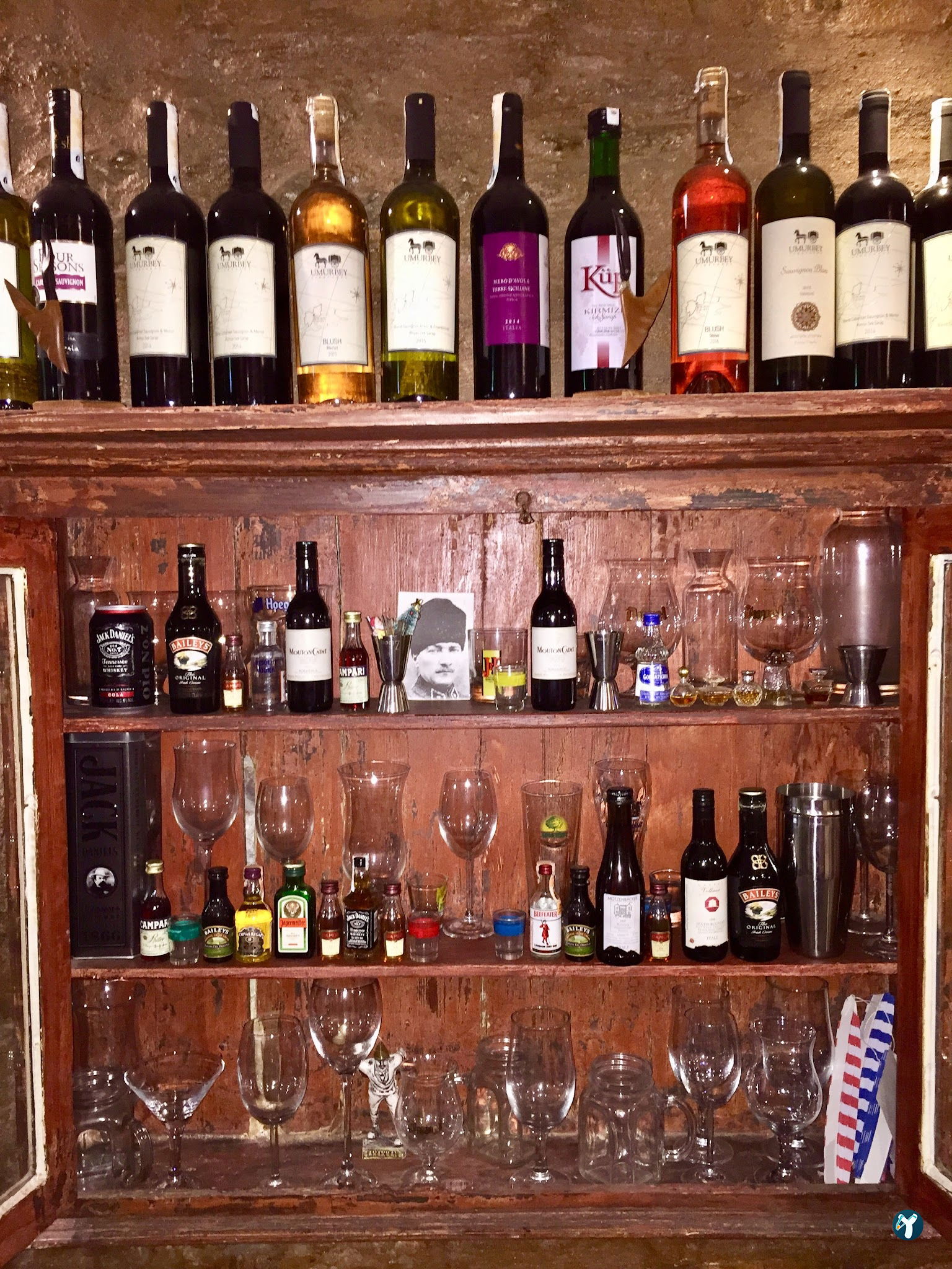 Mila Cafe Bar