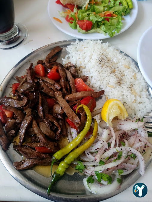 Bol Kepçe Yemek Salonu