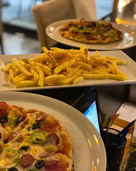 Karışık Pizza&Cafe resimleri