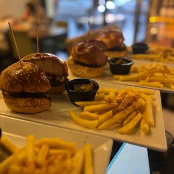Karışık Pizza&Cafe resimleri