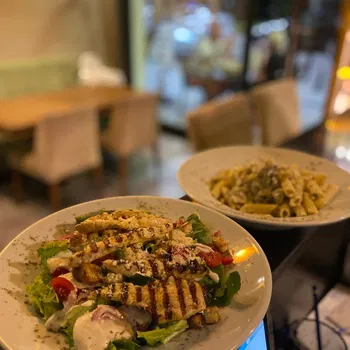 Karışık Pizza&Cafe resimleri