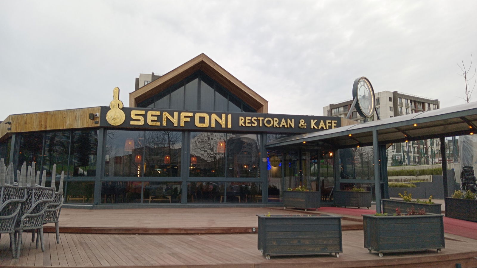Senfoni̇ Restoran & Cafe