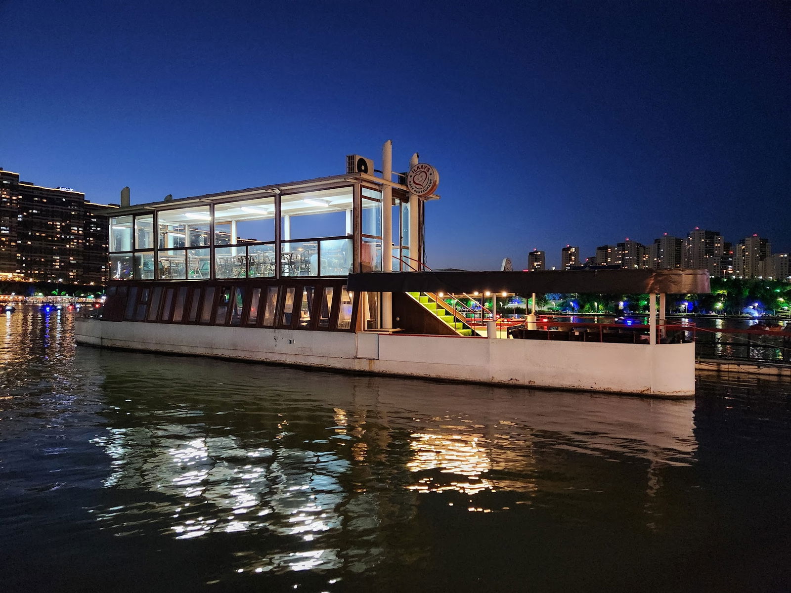 İlkays Cafe Restaurant