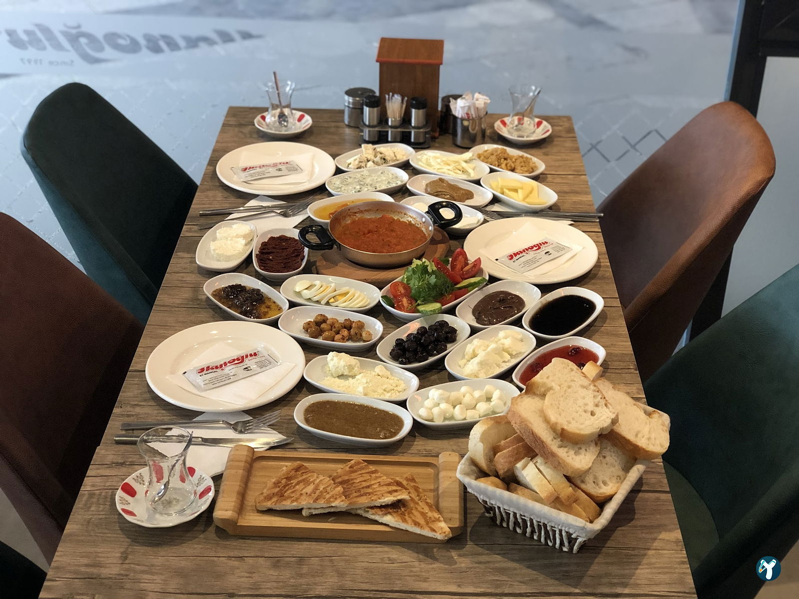 Hanoğlu Et Mangal & Van Kahvaltı Salonu