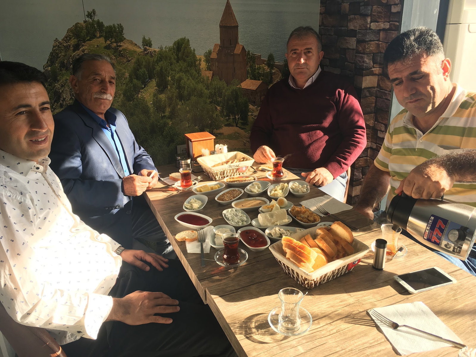 Hanoğlu Et Mangal & Van Kahvaltı Salonu