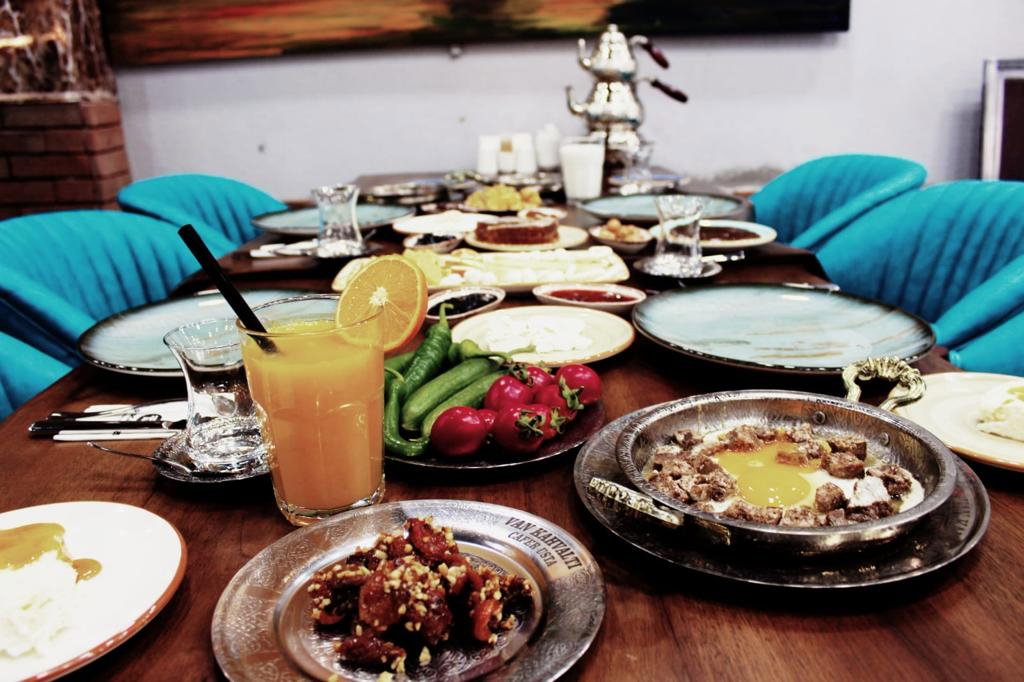 Üsküdar Van Kahvaltı Salonu Cafe & Restaurant