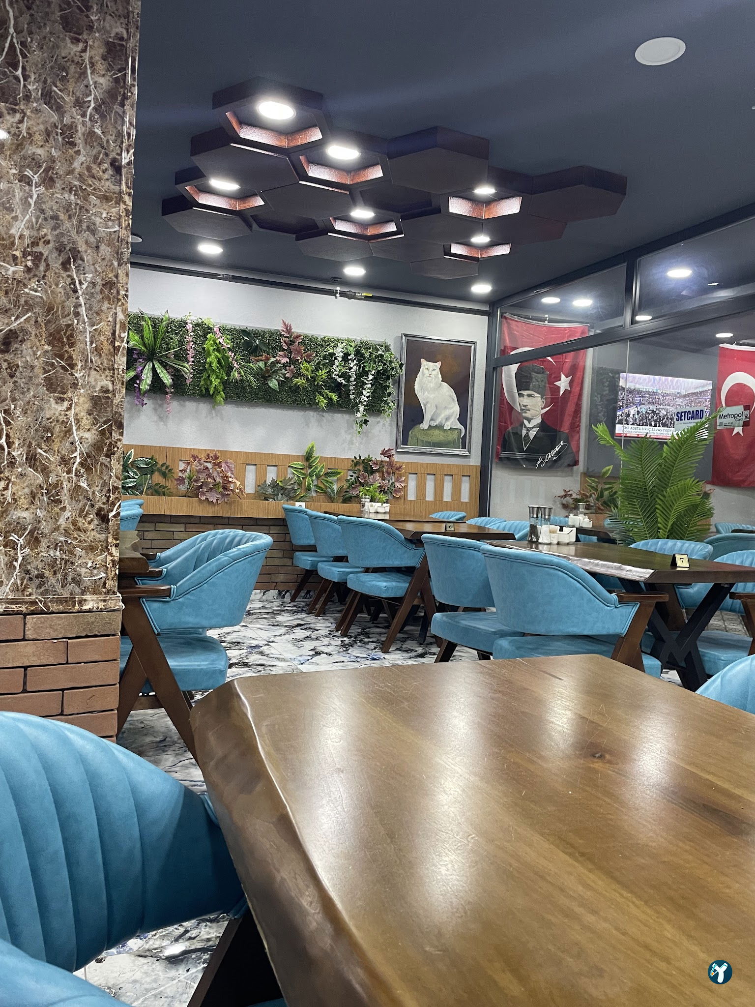 Üsküdar Van Kahvaltı Salonu Cafe & Restaurant