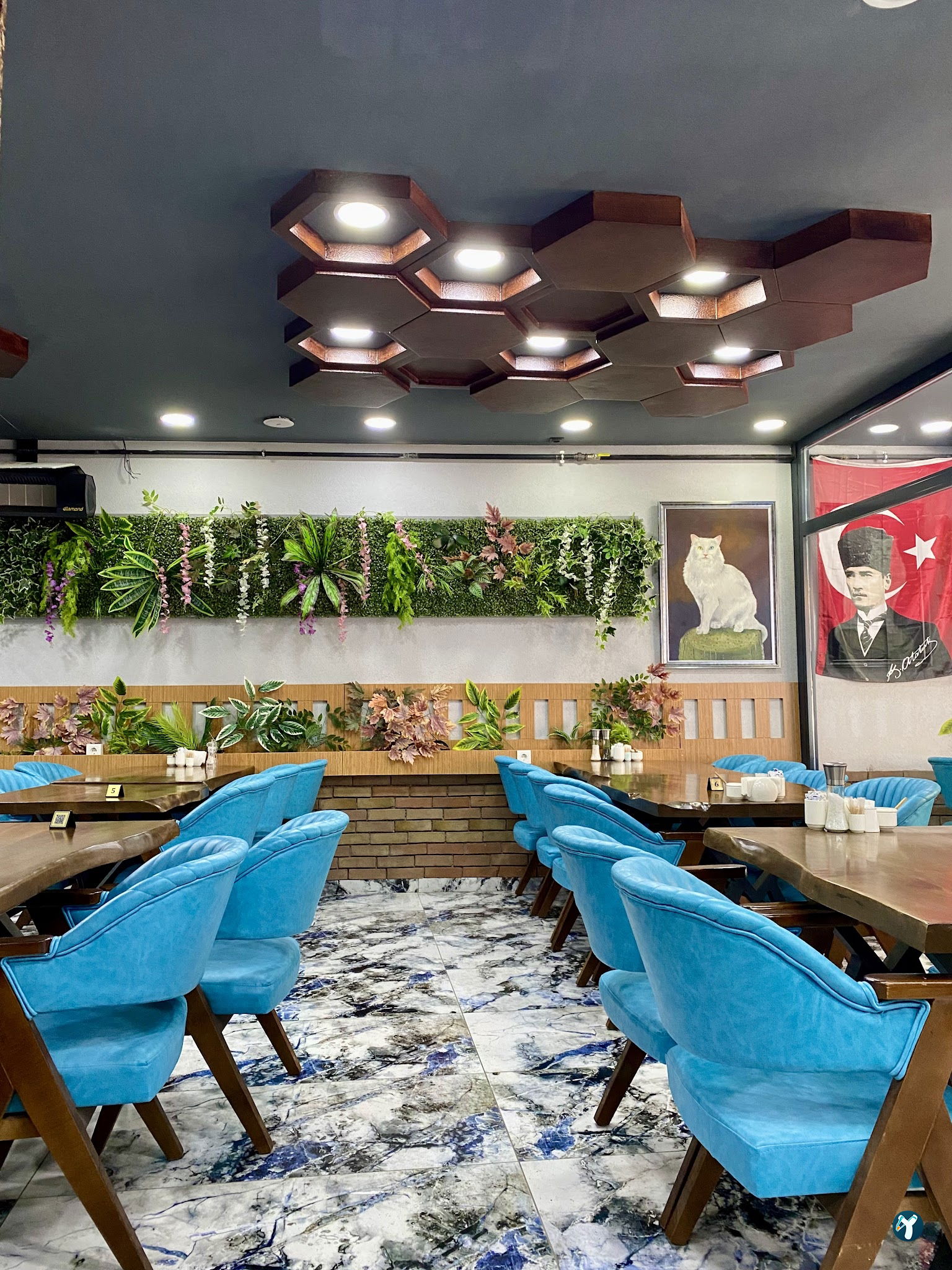 Üsküdar Van Kahvaltı Salonu Cafe & Restaurant
