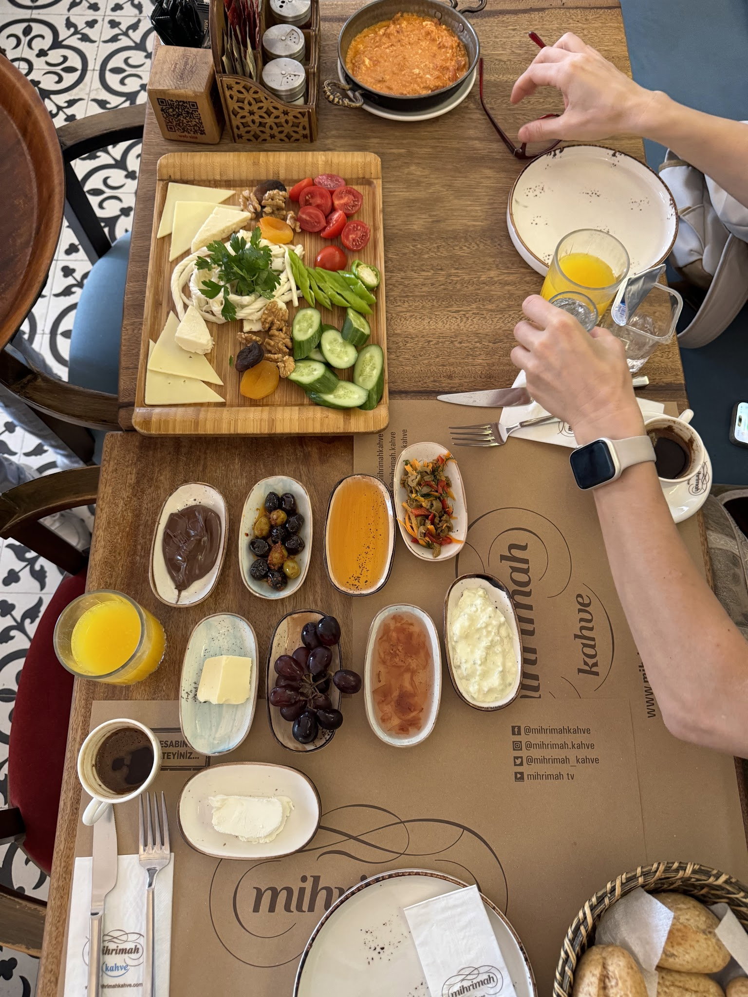 Üsküdar Van Kahvaltı Salonu Cafe & Restaurant