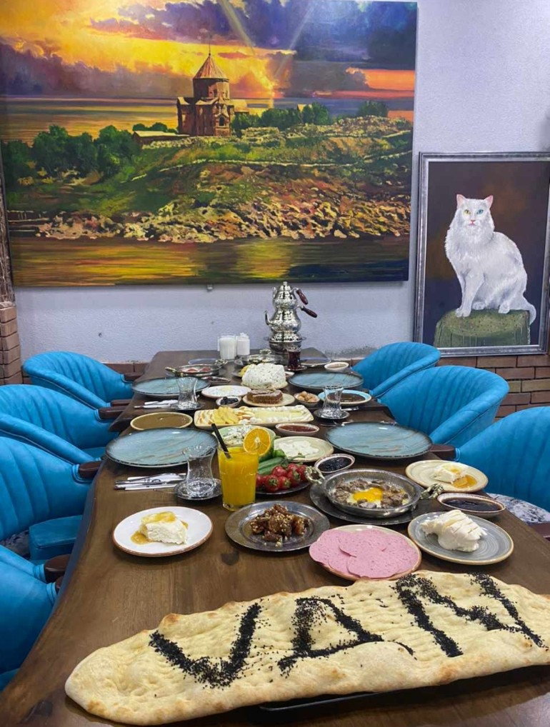 Üsküdar Van Kahvaltı Salonu Cafe & Restaurant