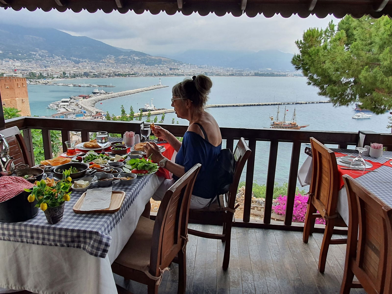 Konak Cafe & Restaurant