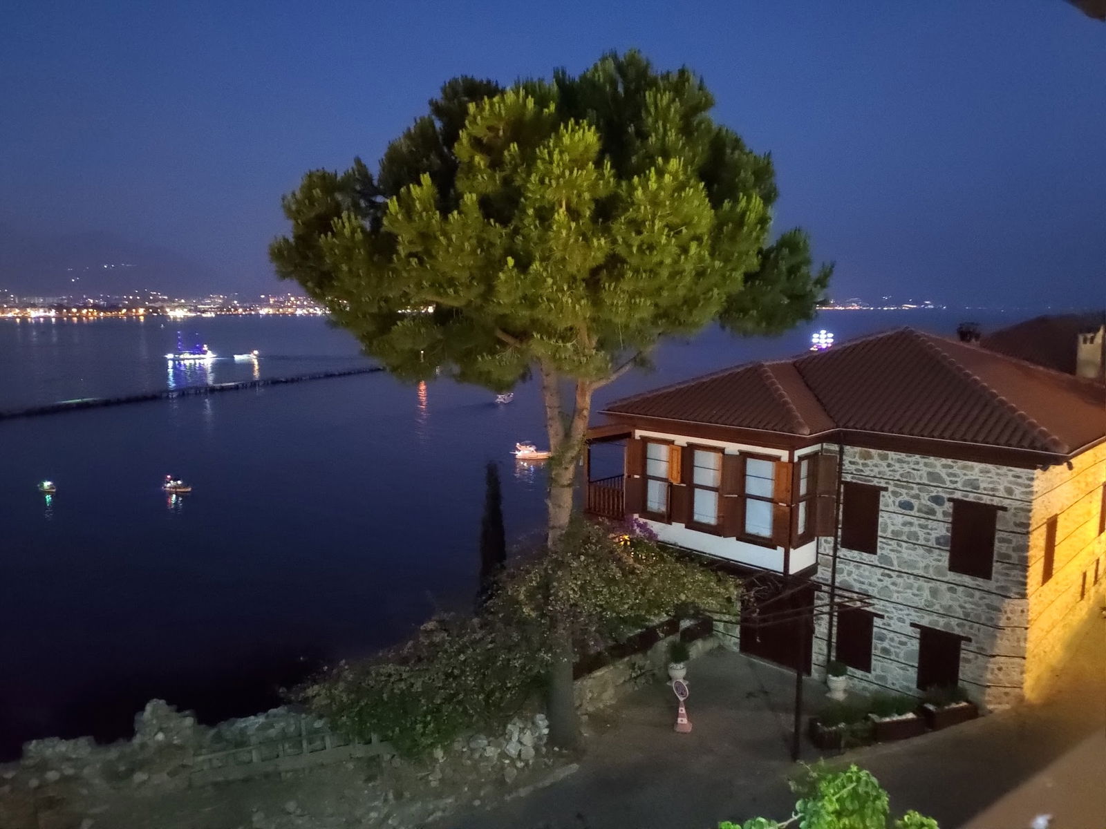 Konak Cafe & Restaurant