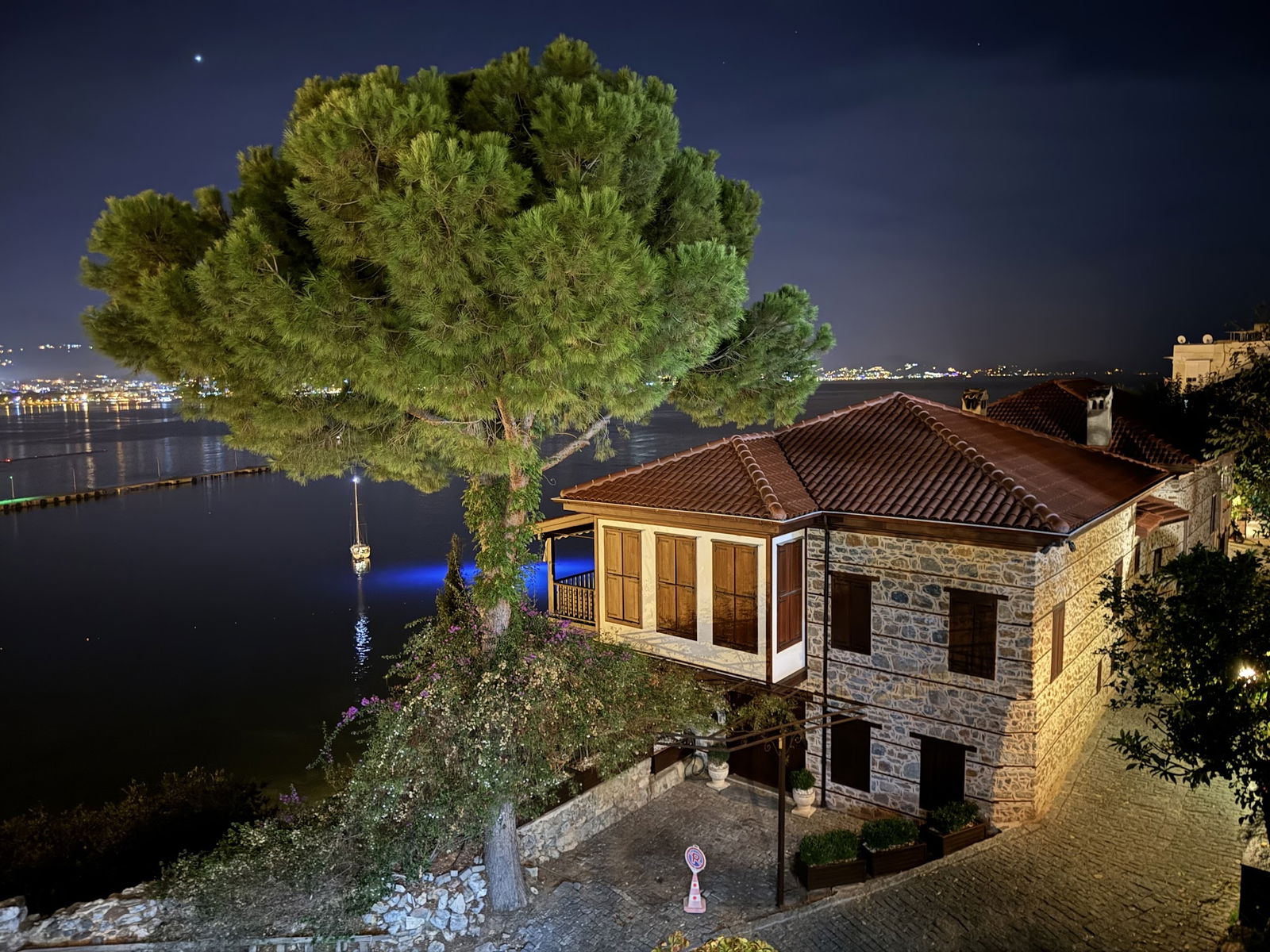 Konak Cafe & Restaurant