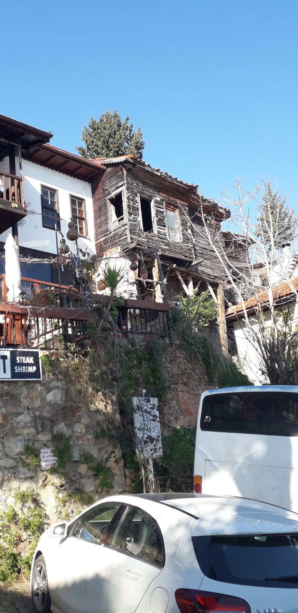 Konak Cafe & Restaurant