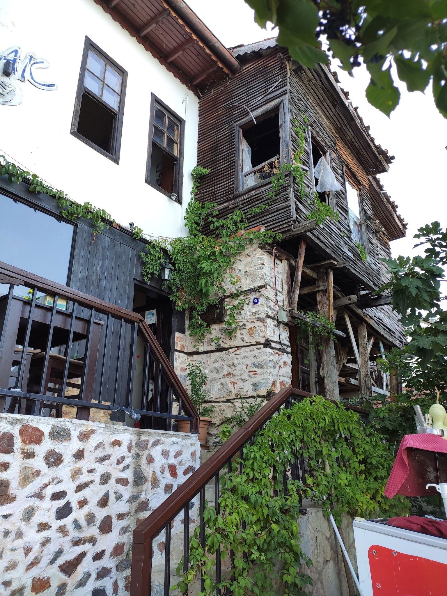 Konak Cafe & Restaurant