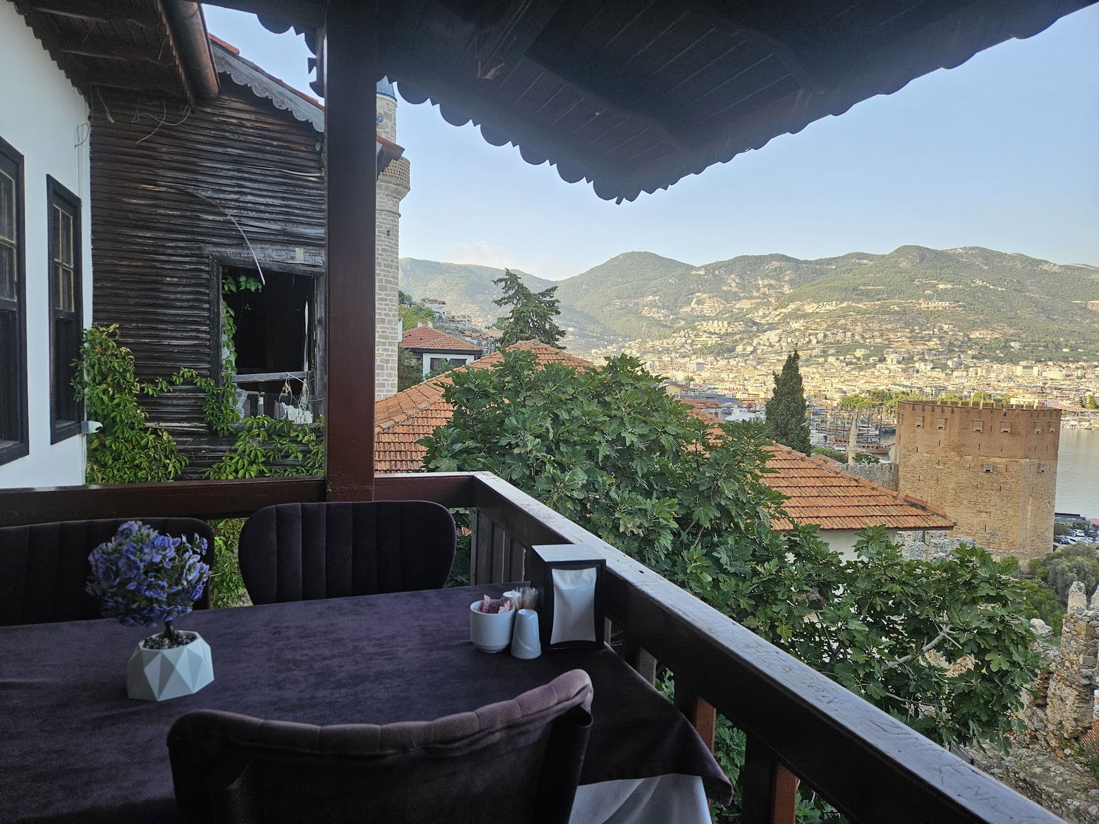 Konak Cafe & Restaurant