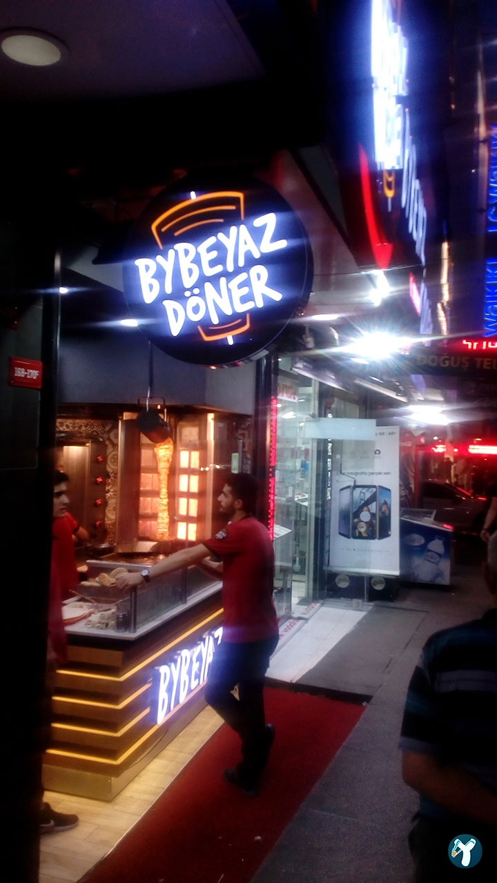 By Beyaz Döner 500 Evler