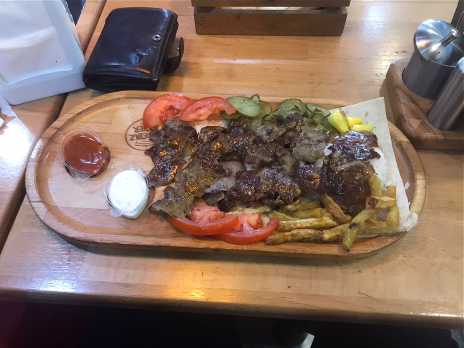 By Beyaz Döner 500 Evler