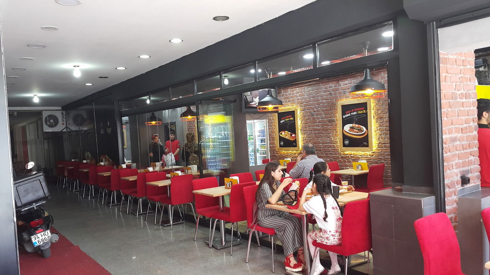 By Beyaz Döner 500 Evler