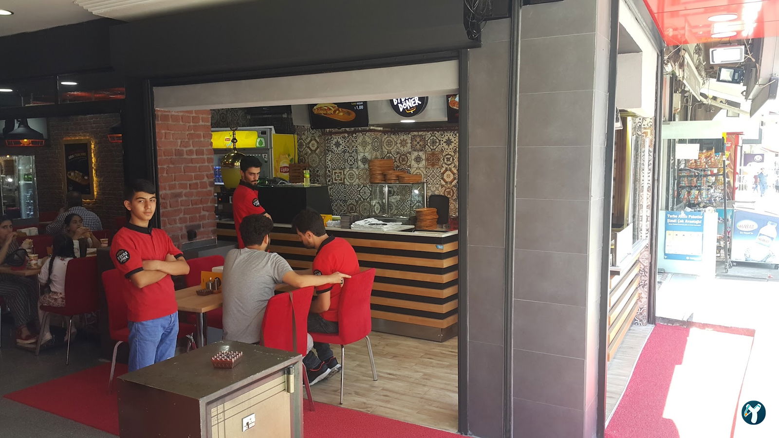 By Beyaz Döner 500 Evler