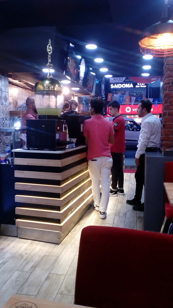 By Beyaz Döner 500 Evler