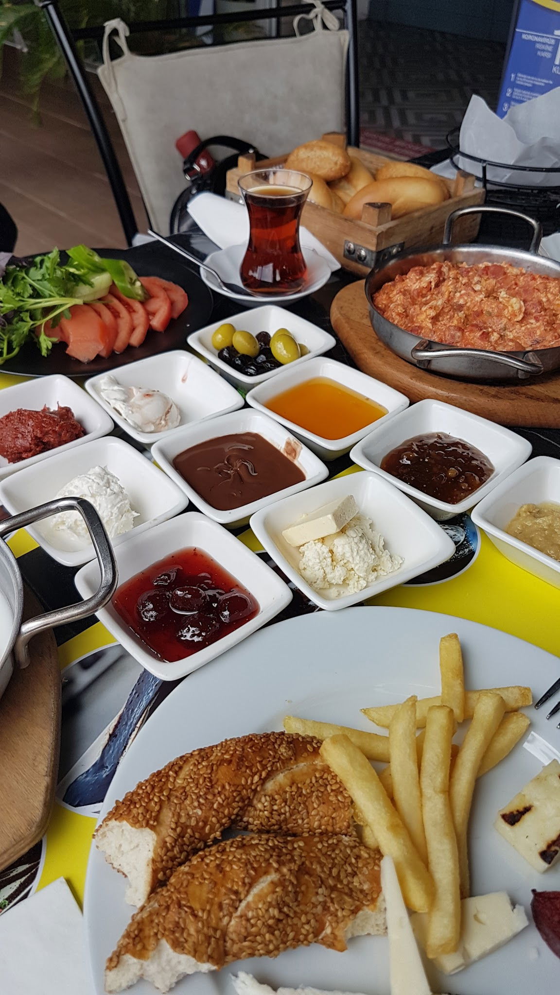 Lazilla Cafe & Restaurant