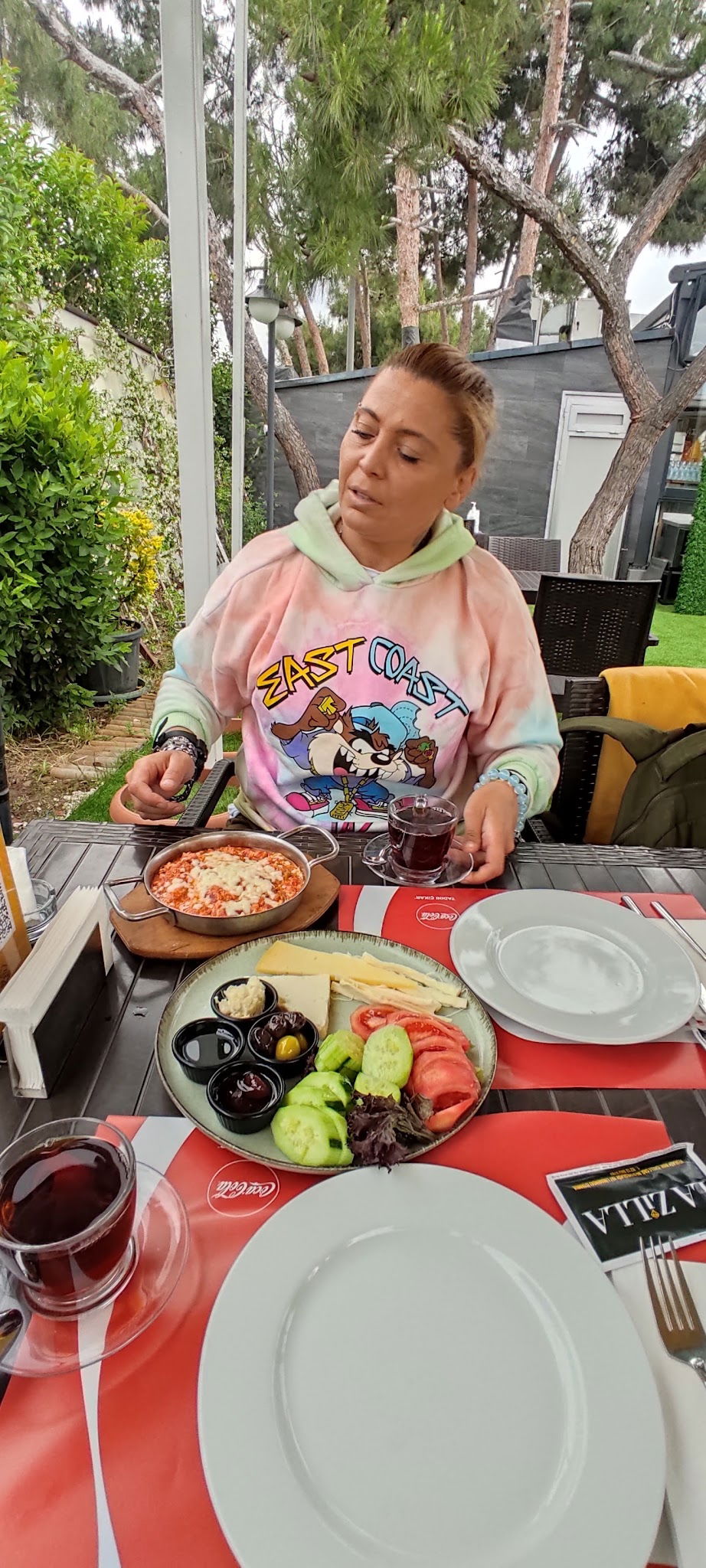 Lazilla Cafe & Restaurant