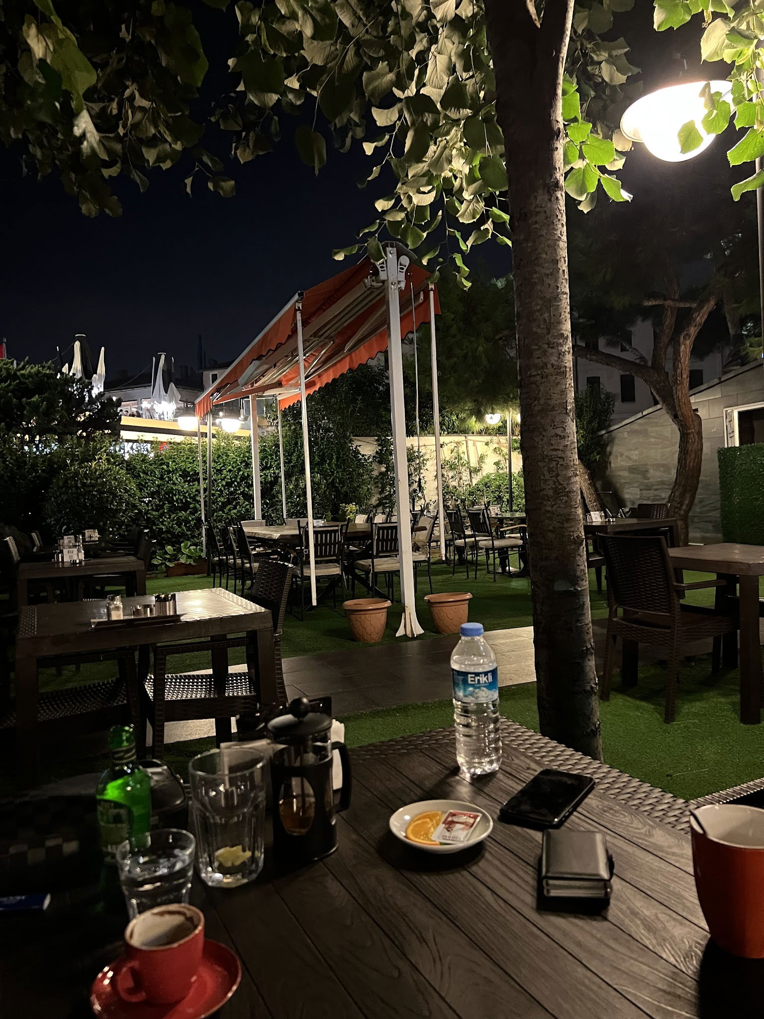 Lazilla Cafe & Restaurant