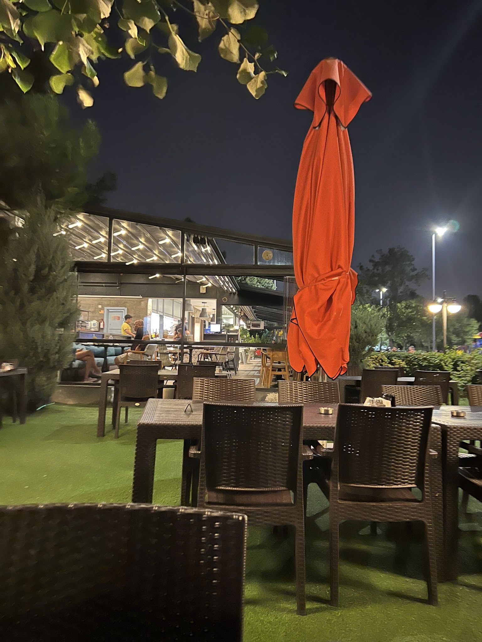 Lazilla Cafe & Restaurant