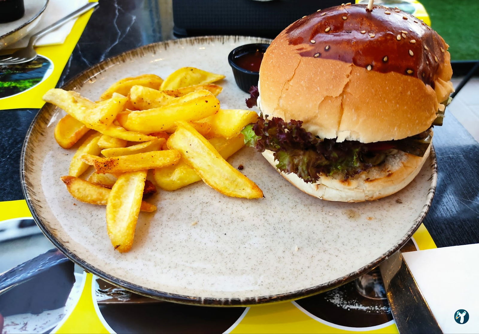 Lazilla Cafe & Restaurant