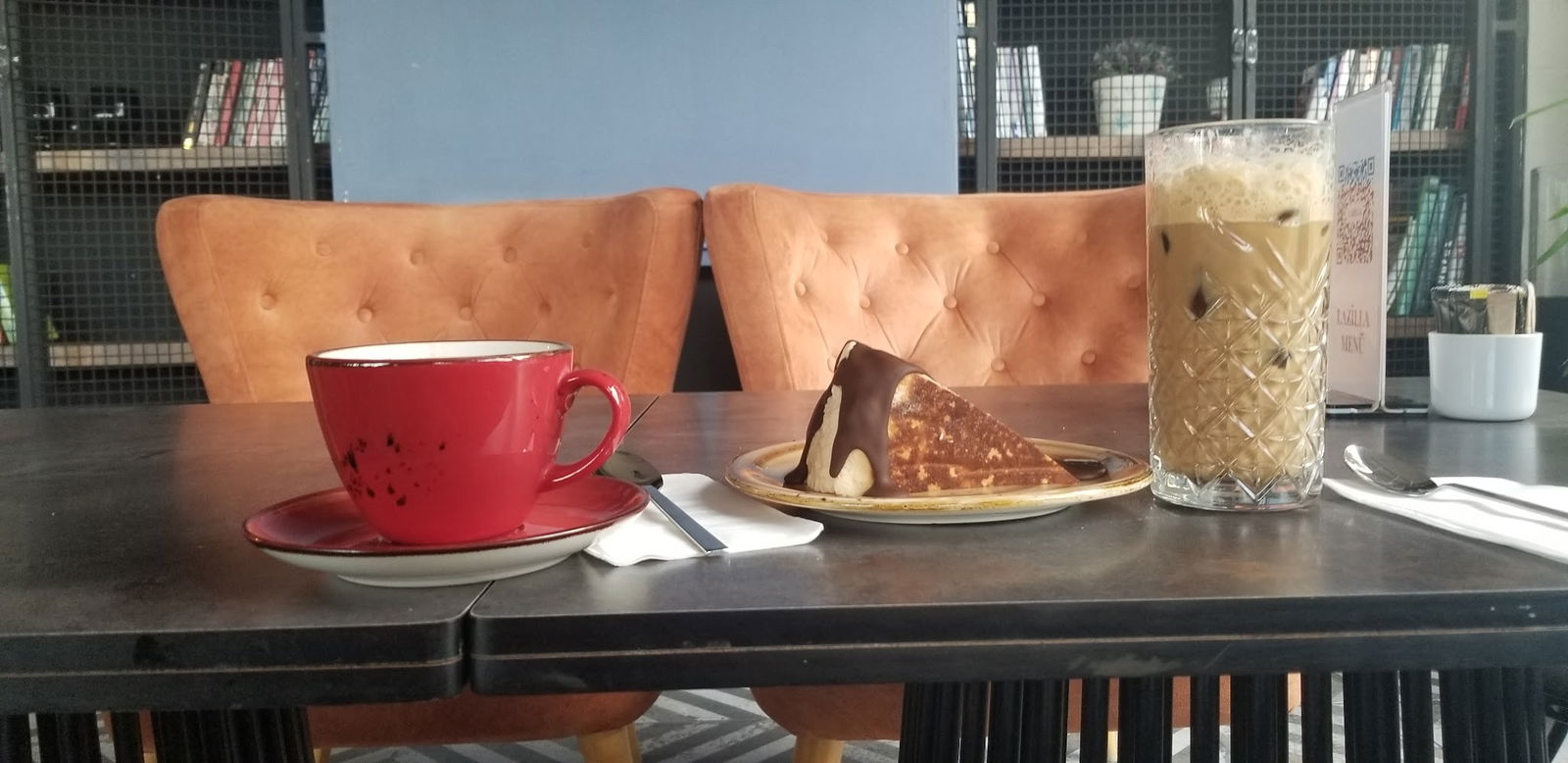 Lazilla Cafe & Restaurant