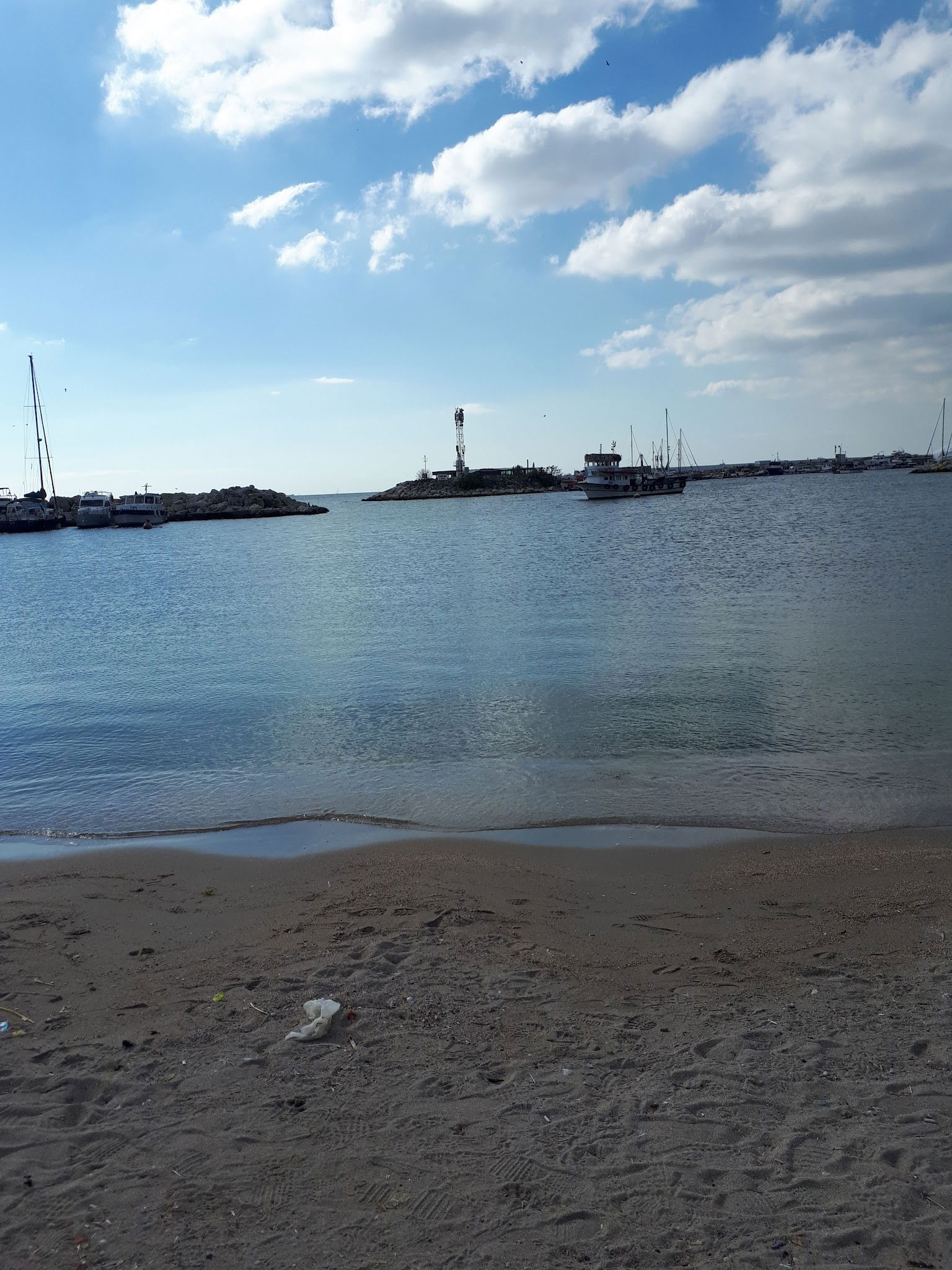 Lazilla Cafe & Restaurant