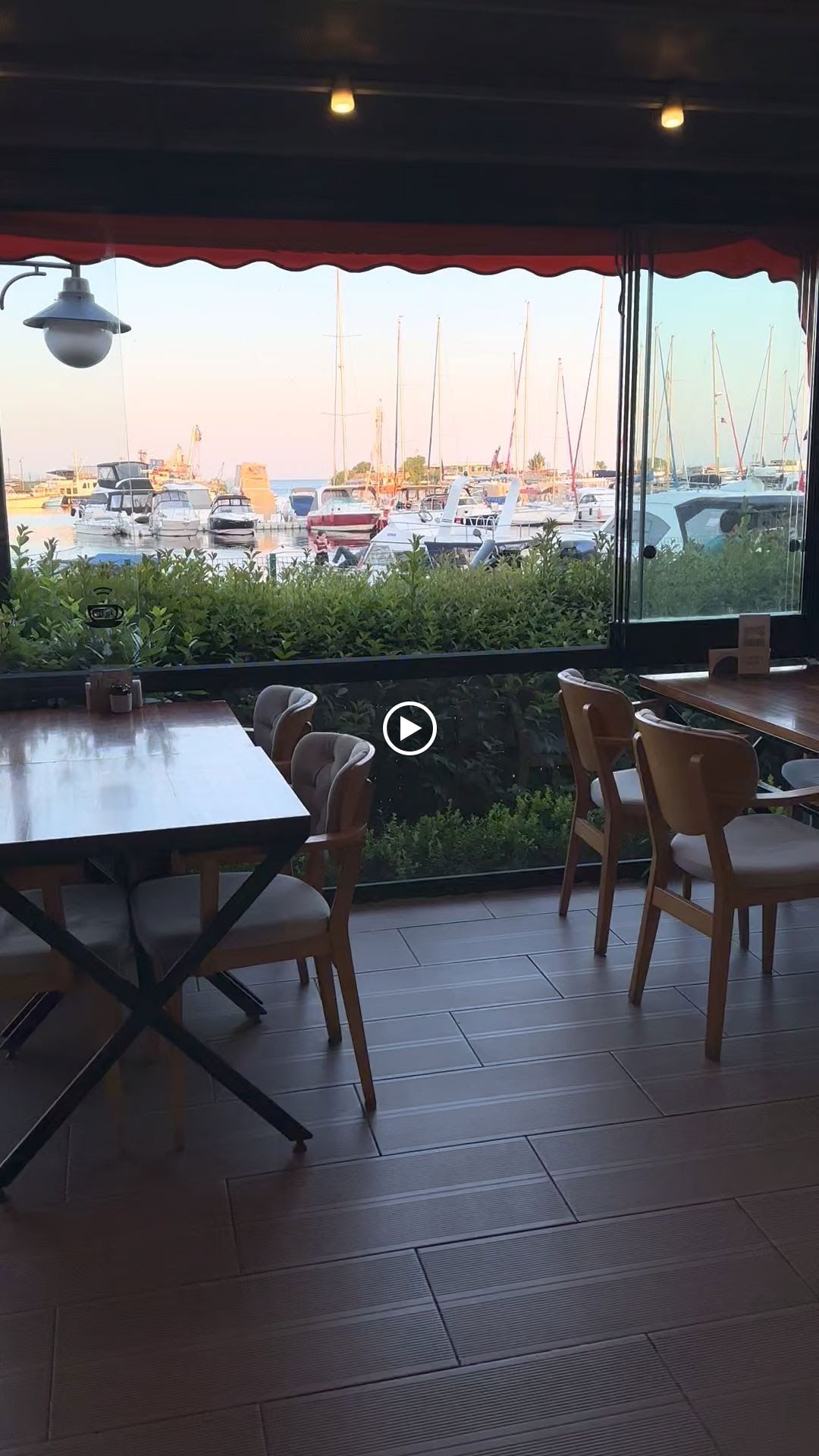 Lazilla Cafe & Restaurant