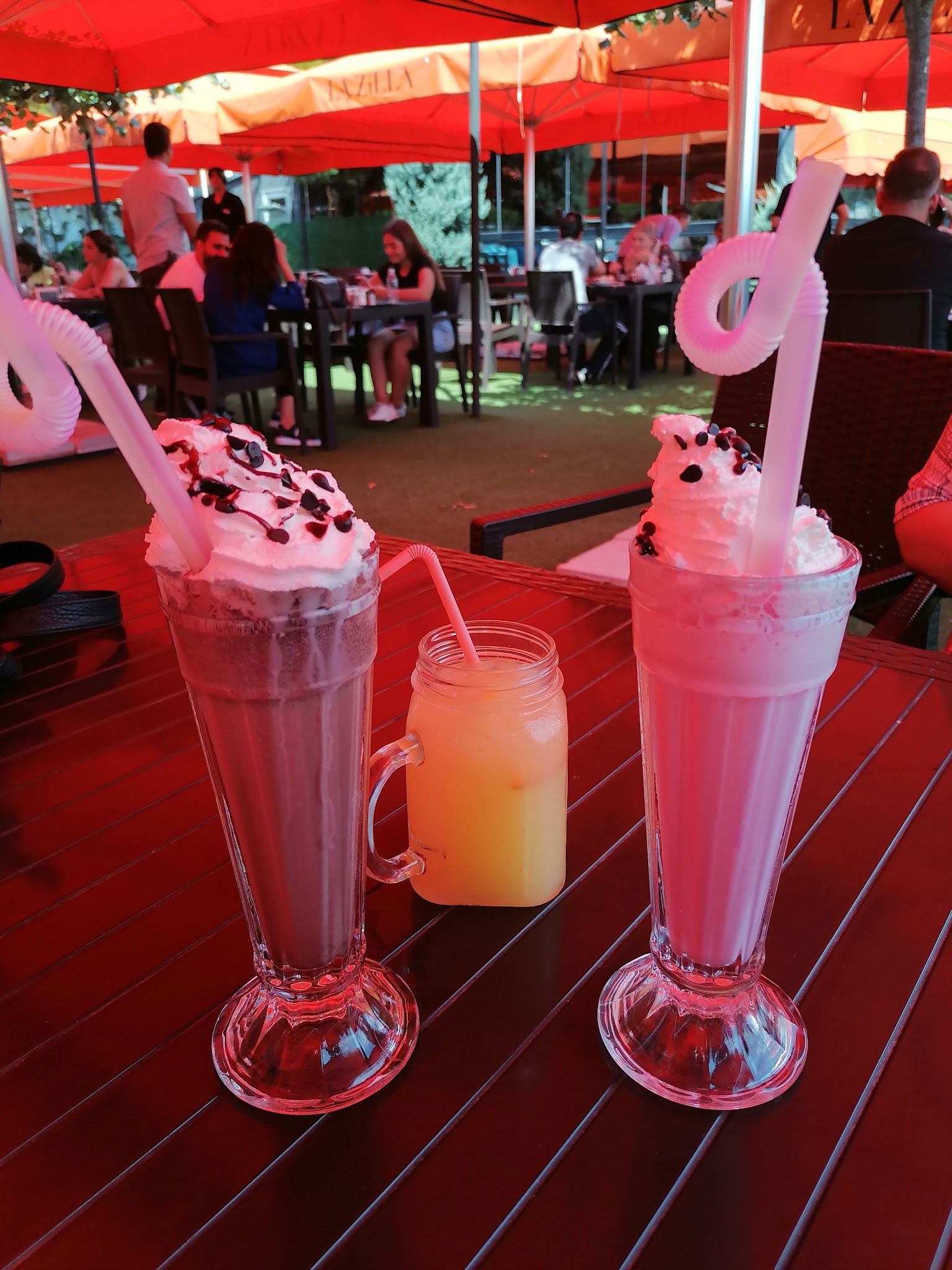 Lazilla Cafe & Restaurant