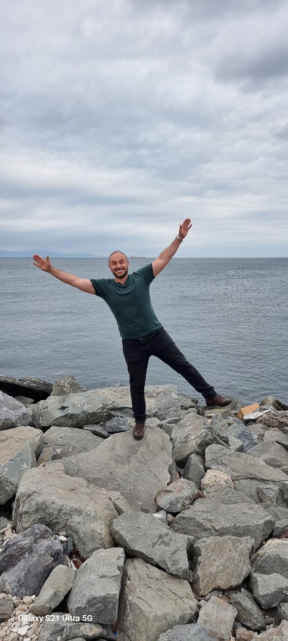 Lazilla Cafe & Restaurant