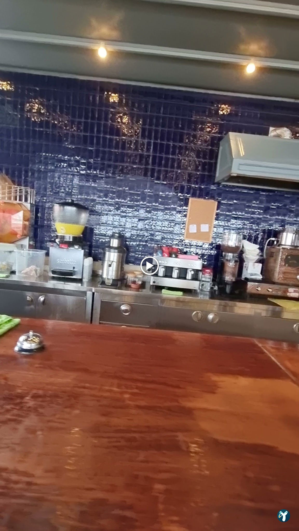 Lazilla Cafe & Restaurant