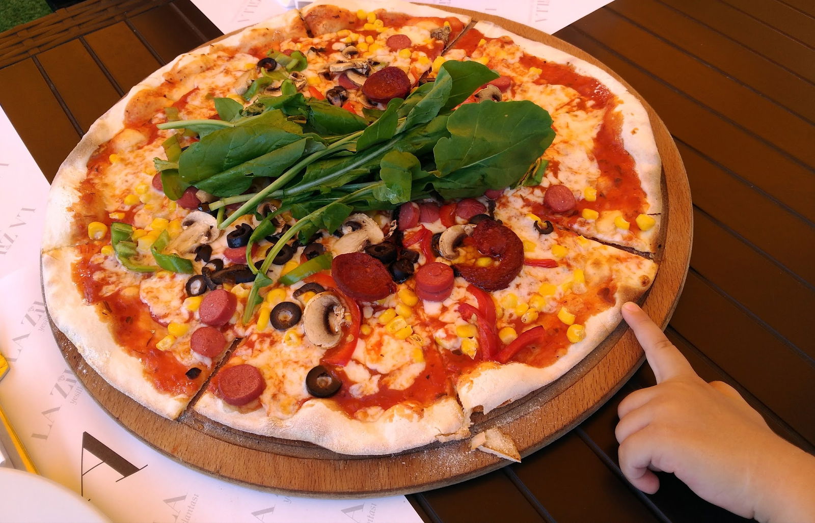 Lazilla Cafe & Restaurant