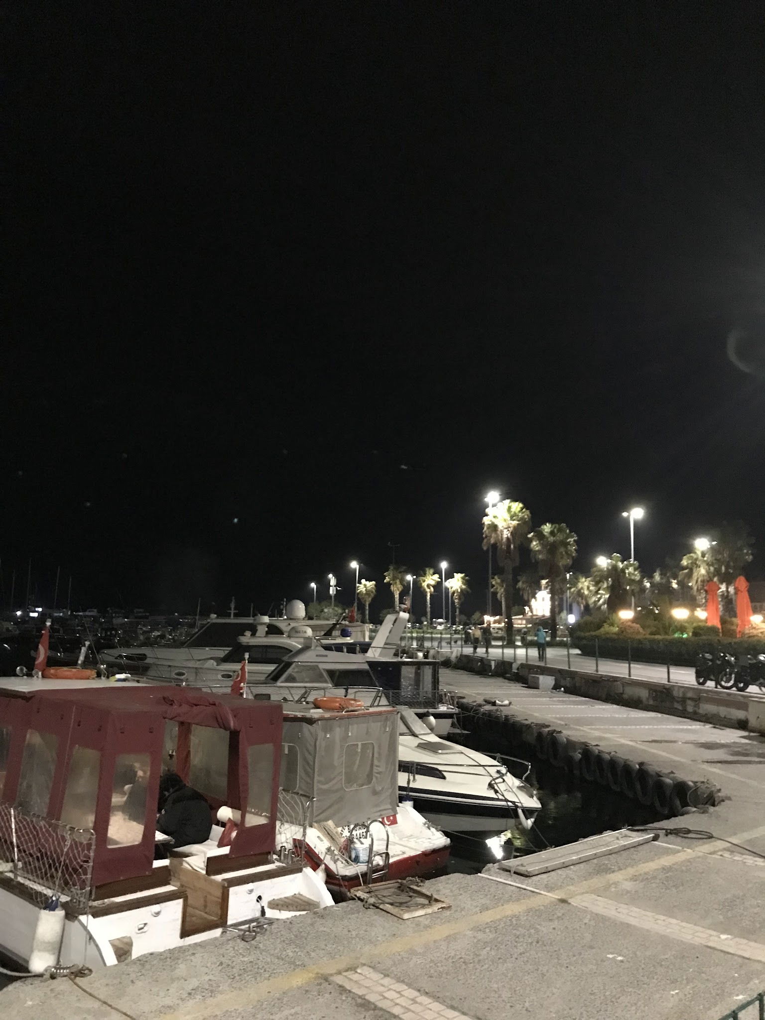 Lazilla Cafe & Restaurant