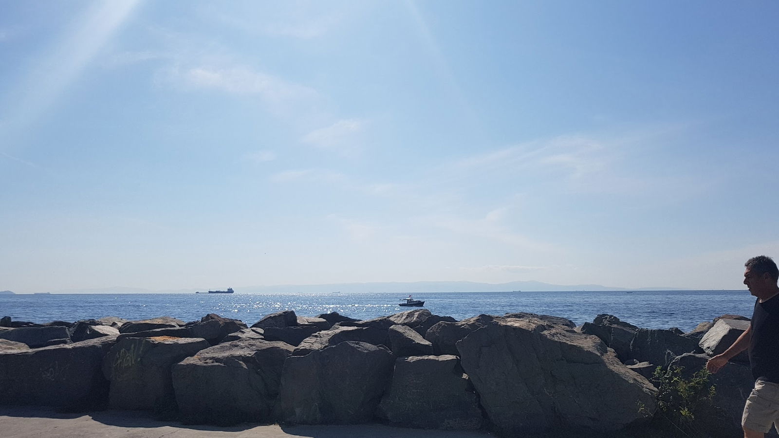 Lazilla Cafe & Restaurant